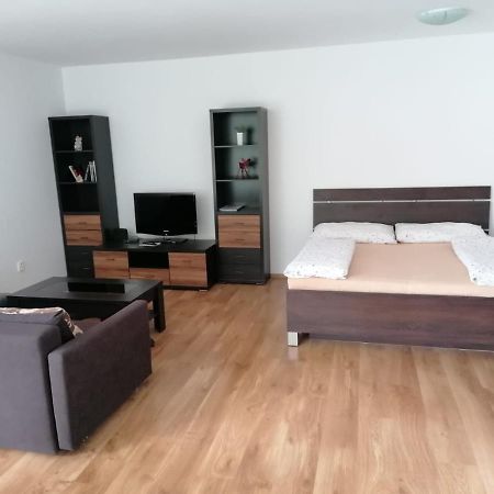 Modern City Center Apartment With Private Parking Martin Eksteriør bilde